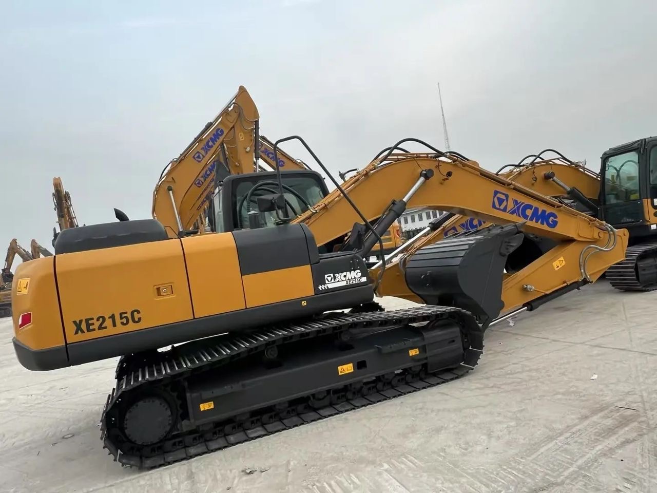 XCMG XE215C EXCAVATOR