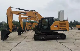 EXCAVATOR