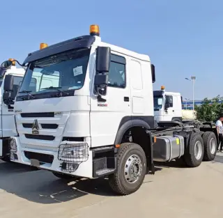 TRAILER HEAD